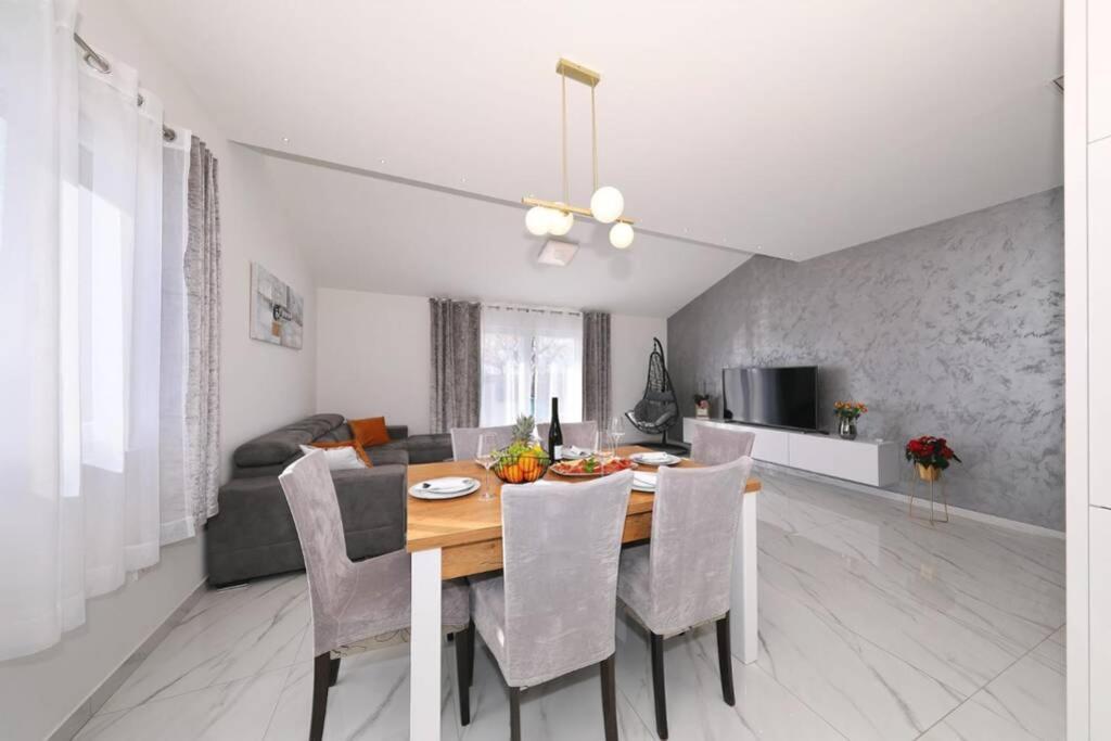 Apartman Chiara Galovac  Exterior foto